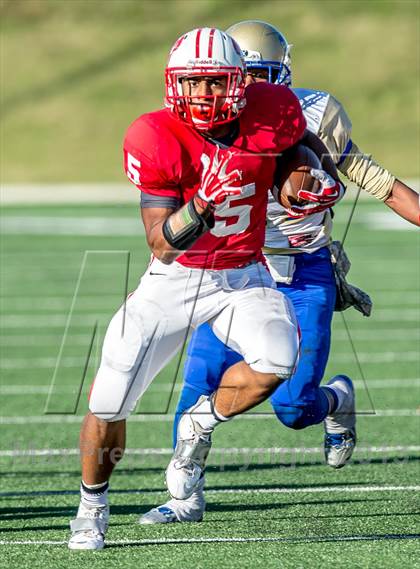 Thumbnail 2 in Katy vs. Fort Bend Elkins (UIL 5A Regional Playoff) photogallery.
