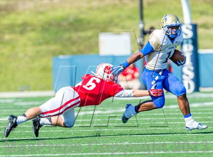Thumbnail 2 in Katy vs. Fort Bend Elkins (UIL 5A Regional Playoff) photogallery.