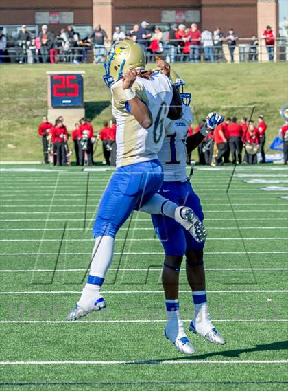 Thumbnail 3 in Katy vs. Fort Bend Elkins (UIL 5A Regional Playoff) photogallery.