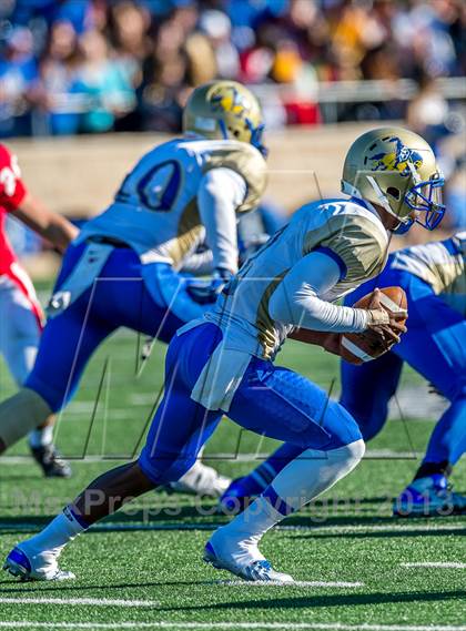 Thumbnail 2 in Katy vs. Fort Bend Elkins (UIL 5A Regional Playoff) photogallery.
