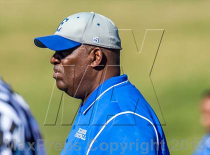 Thumbnail 3 in Katy vs. Fort Bend Elkins (UIL 5A Regional Playoff) photogallery.