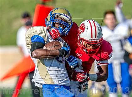 Thumbnail 3 in Katy vs. Fort Bend Elkins (UIL 5A Regional Playoff) photogallery.