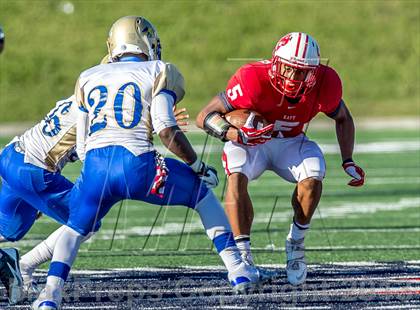 Thumbnail 3 in Katy vs. Fort Bend Elkins (UIL 5A Regional Playoff) photogallery.