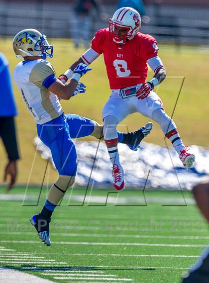 Thumbnail 2 in Katy vs. Fort Bend Elkins (UIL 5A Regional Playoff) photogallery.