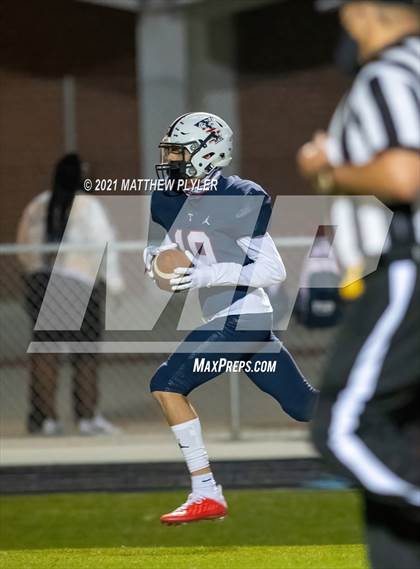Thumbnail 3 in Douglas Byrd @ Terry Sanford photogallery.
