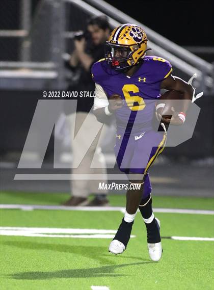 Thumbnail 2 in La Grange vs. Madisonville (UIL 4A-2 Bi-District Playoff) photogallery.