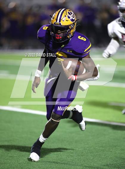Thumbnail 2 in La Grange vs. Madisonville (UIL 4A-2 Bi-District Playoff) photogallery.