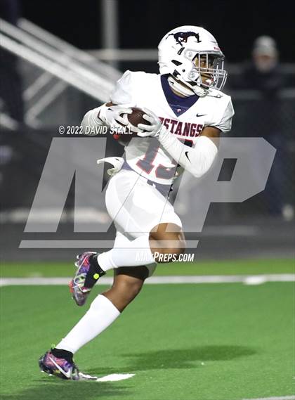 Thumbnail 1 in La Grange vs. Madisonville (UIL 4A-2 Bi-District Playoff) photogallery.