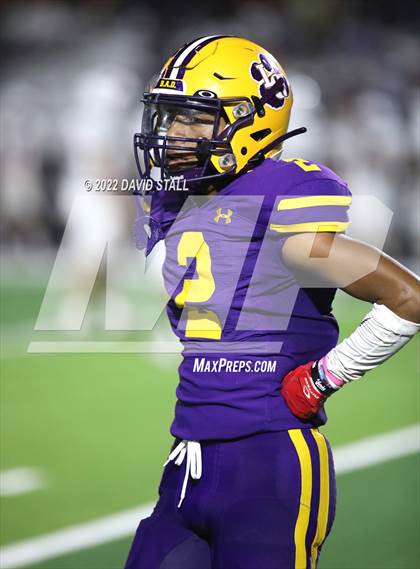 Thumbnail 1 in La Grange vs. Madisonville (UIL 4A-2 Bi-District Playoff) photogallery.