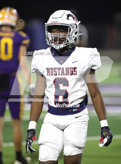 Thumbnail 1 in La Grange vs. Madisonville (UIL 4A-2 Bi-District Playoff) photogallery.