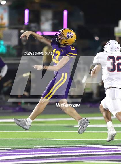 Thumbnail 2 in La Grange vs. Madisonville (UIL 4A-2 Bi-District Playoff) photogallery.