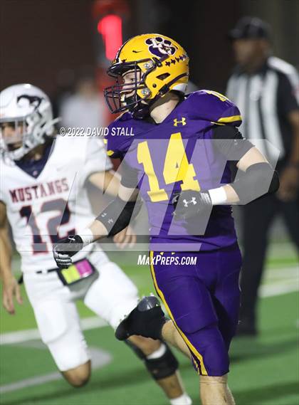 Thumbnail 3 in La Grange vs. Madisonville (UIL 4A-2 Bi-District Playoff) photogallery.