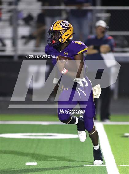 Thumbnail 2 in La Grange vs. Madisonville (UIL 4A-2 Bi-District Playoff) photogallery.