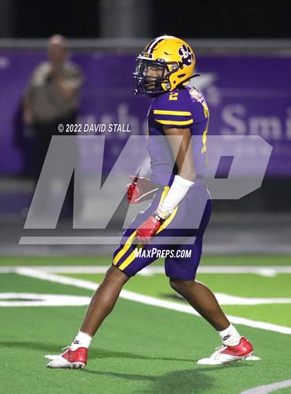 Thumbnail 2 in La Grange vs. Madisonville (UIL 4A-2 Bi-District Playoff) photogallery.