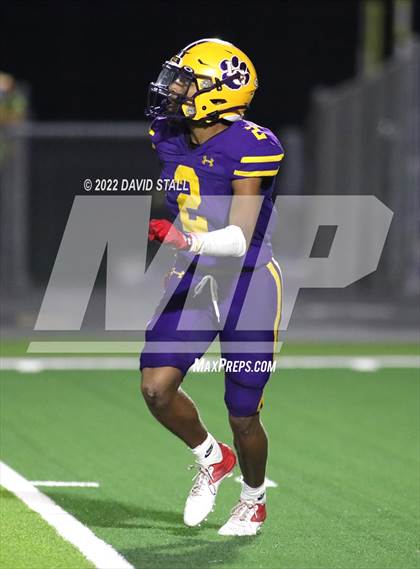 Thumbnail 3 in La Grange vs. Madisonville (UIL 4A-2 Bi-District Playoff) photogallery.
