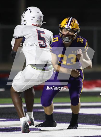 Thumbnail 1 in La Grange vs. Madisonville (UIL 4A-2 Bi-District Playoff) photogallery.