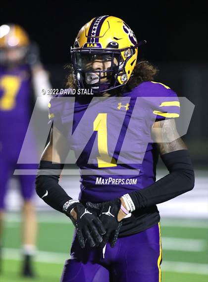 Thumbnail 3 in La Grange vs. Madisonville (UIL 4A-2 Bi-District Playoff) photogallery.