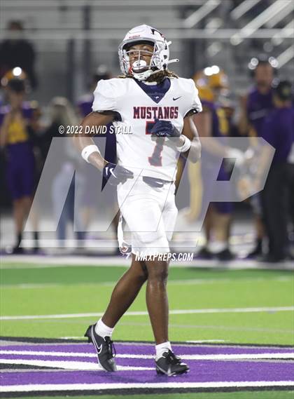 Thumbnail 1 in La Grange vs. Madisonville (UIL 4A-2 Bi-District Playoff) photogallery.
