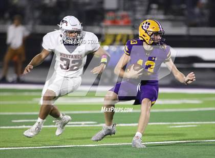 Thumbnail 2 in La Grange vs. Madisonville (UIL 4A-2 Bi-District Playoff) photogallery.