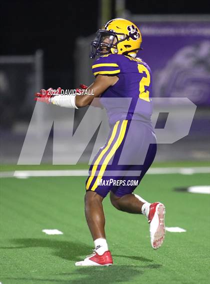 Thumbnail 1 in La Grange vs. Madisonville (UIL 4A-2 Bi-District Playoff) photogallery.