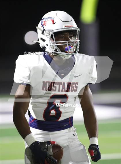 Thumbnail 3 in La Grange vs. Madisonville (UIL 4A-2 Bi-District Playoff) photogallery.