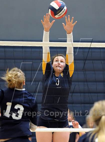 Thumbnail 1 in Oak Ridge vs. Nevada Union (Nor Cal Classic) photogallery.