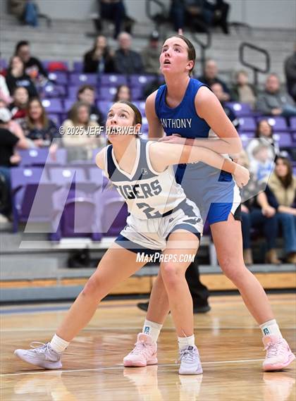 Thumbnail 3 in Anthony Wayne vs. Twinsburg (OHSAA Division 2 Regional Semifinal) photogallery.