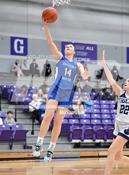 Thumbnail 3 in Anthony Wayne vs. Twinsburg (OHSAA Division 2 Regional Semifinal) photogallery.