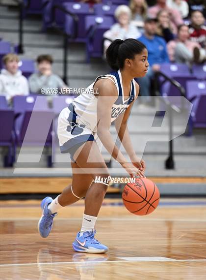 Thumbnail 2 in Anthony Wayne vs. Twinsburg (OHSAA Division 2 Regional Semifinal) photogallery.