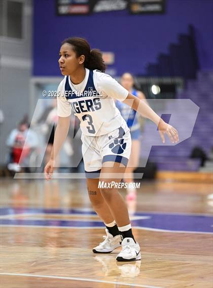 Thumbnail 1 in Anthony Wayne vs. Twinsburg (OHSAA Division 2 Regional Semifinal) photogallery.