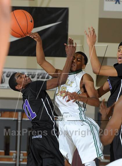 Thumbnail 3 in Long Beach Poly vs. Christian Brothers (MaxPreps Holiday Classic) photogallery.