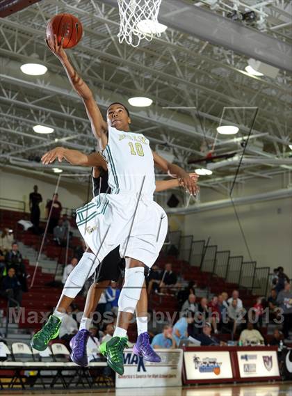 Thumbnail 1 in Long Beach Poly vs. Christian Brothers (MaxPreps Holiday Classic) photogallery.