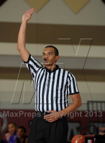 Thumbnail 2 in Long Beach Poly vs. Christian Brothers (MaxPreps Holiday Classic) photogallery.