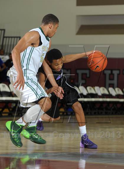 Thumbnail 2 in Long Beach Poly vs. Christian Brothers (MaxPreps Holiday Classic) photogallery.