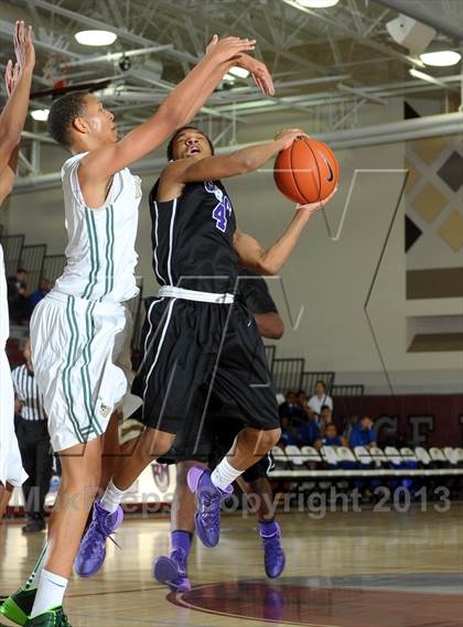 Thumbnail 1 in Long Beach Poly vs. Christian Brothers (MaxPreps Holiday Classic) photogallery.
