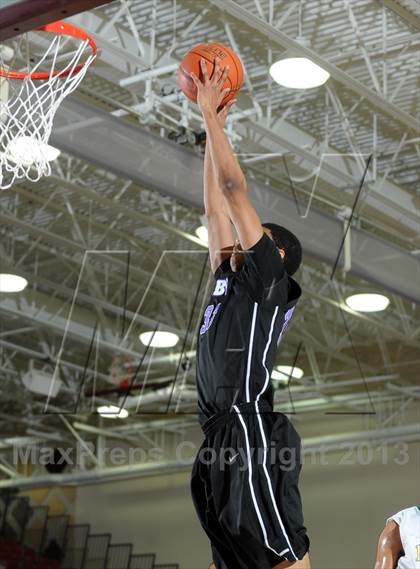 Thumbnail 2 in Long Beach Poly vs. Christian Brothers (MaxPreps Holiday Classic) photogallery.