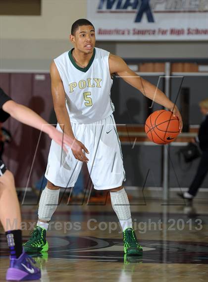 Thumbnail 3 in Long Beach Poly vs. Christian Brothers (MaxPreps Holiday Classic) photogallery.