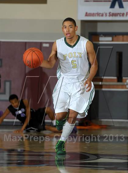 Thumbnail 2 in Long Beach Poly vs. Christian Brothers (MaxPreps Holiday Classic) photogallery.