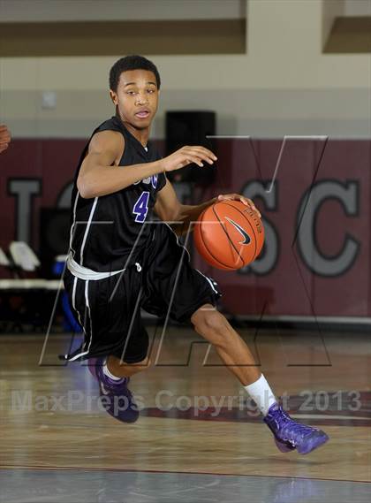 Thumbnail 1 in Long Beach Poly vs. Christian Brothers (MaxPreps Holiday Classic) photogallery.