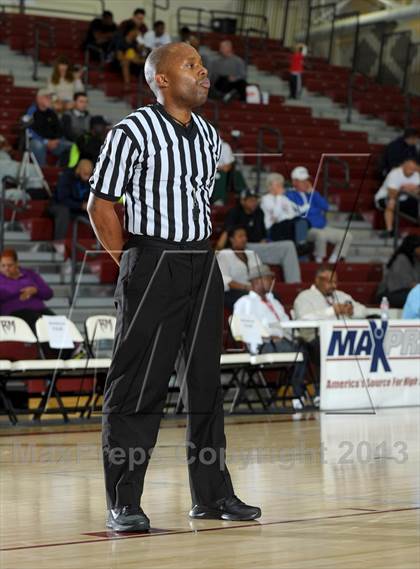 Thumbnail 3 in Long Beach Poly vs. Christian Brothers (MaxPreps Holiday Classic) photogallery.
