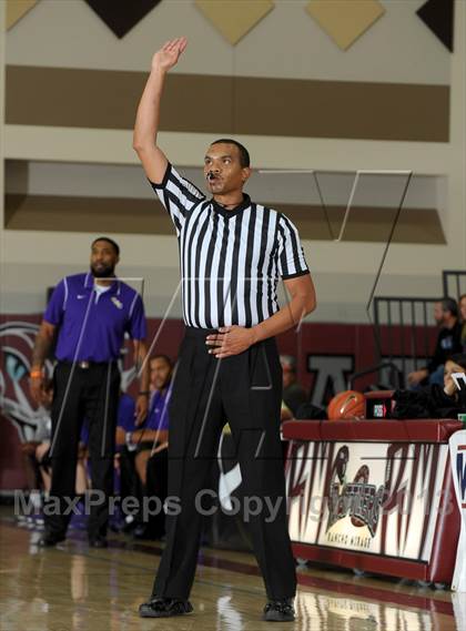 Thumbnail 1 in Long Beach Poly vs. Christian Brothers (MaxPreps Holiday Classic) photogallery.