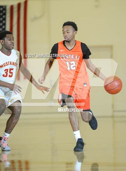 Thumbnail 2 in Central vs. Lincoln (Warren Morse Memorial Showcase) photogallery.