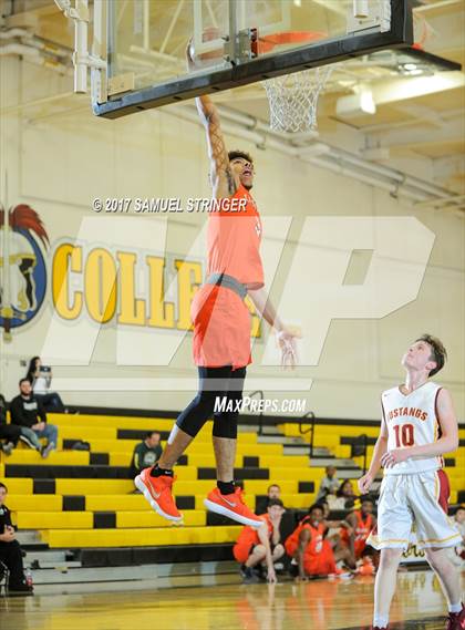 Thumbnail 2 in Central vs. Lincoln (Warren Morse Memorial Showcase) photogallery.