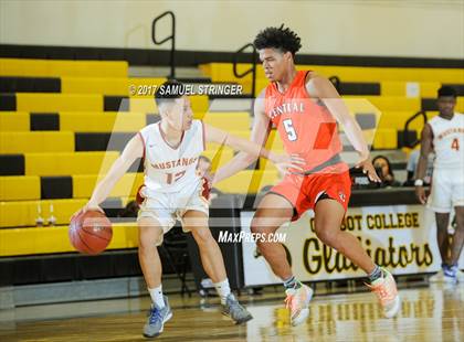 Thumbnail 3 in Central vs. Lincoln (Warren Morse Memorial Showcase) photogallery.