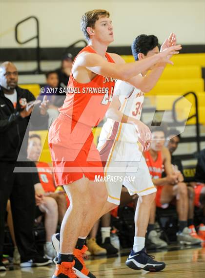 Thumbnail 1 in Central vs. Lincoln (Warren Morse Memorial Showcase) photogallery.