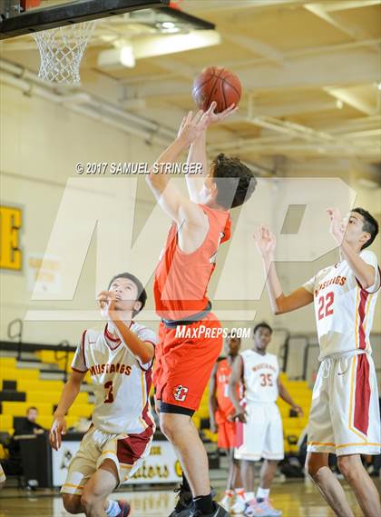 Thumbnail 2 in Central vs. Lincoln (Warren Morse Memorial Showcase) photogallery.