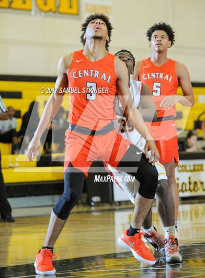 Thumbnail 2 in Central vs. Lincoln (Warren Morse Memorial Showcase) photogallery.