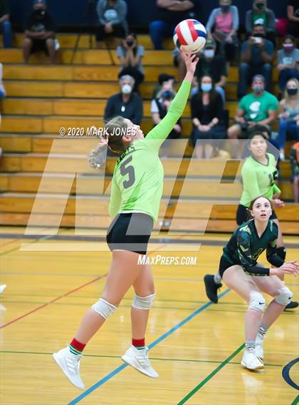 Thumbnail 2 in Deer Valley vs. Flagstaff (AIA 4A Quarterfinal) photogallery.