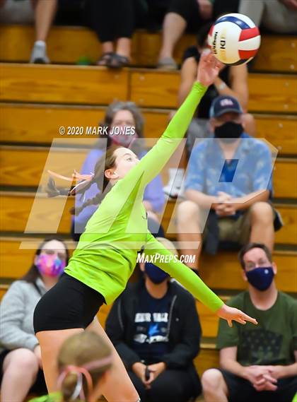 Thumbnail 3 in Deer Valley vs. Flagstaff (AIA 4A Quarterfinal) photogallery.