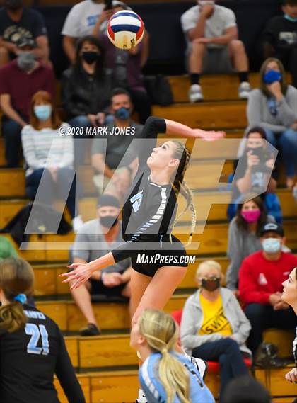 Thumbnail 2 in Deer Valley vs. Flagstaff (AIA 4A Quarterfinal) photogallery.